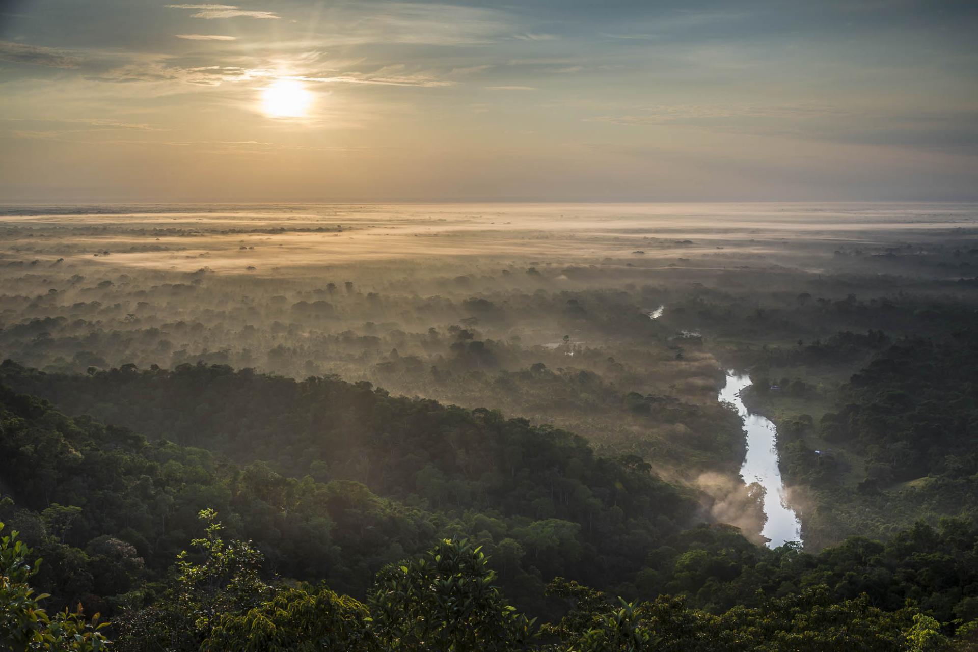 Sonnenaufgang am Amazonas