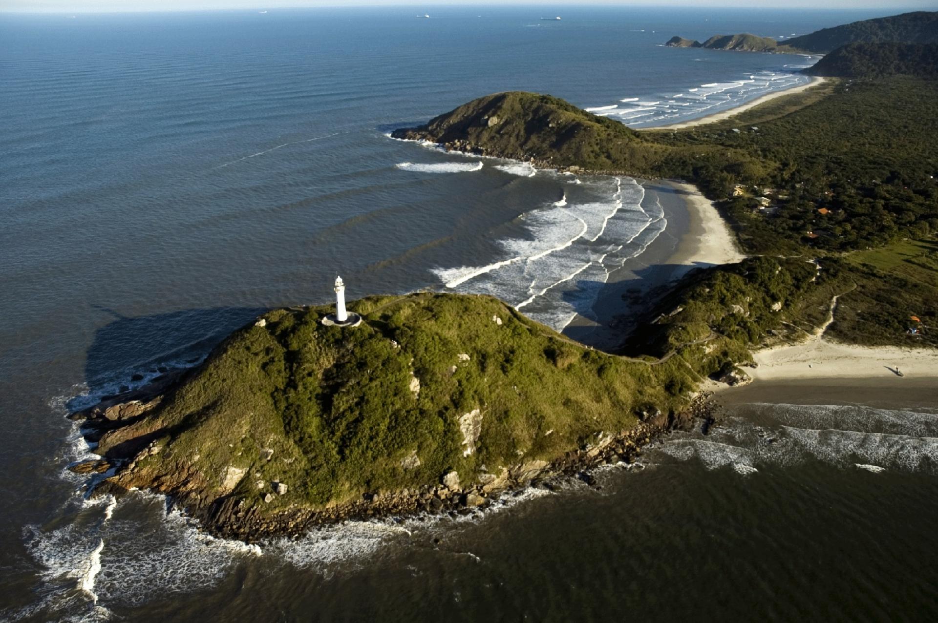 Ein tolles Fotomotiv bietet der Leuchtturm auf der Ilha do Mel Leuchtturm Ilha do Mel