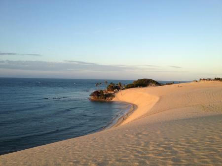 Ausblick aufs Meer von einer Sanddüne in Natal