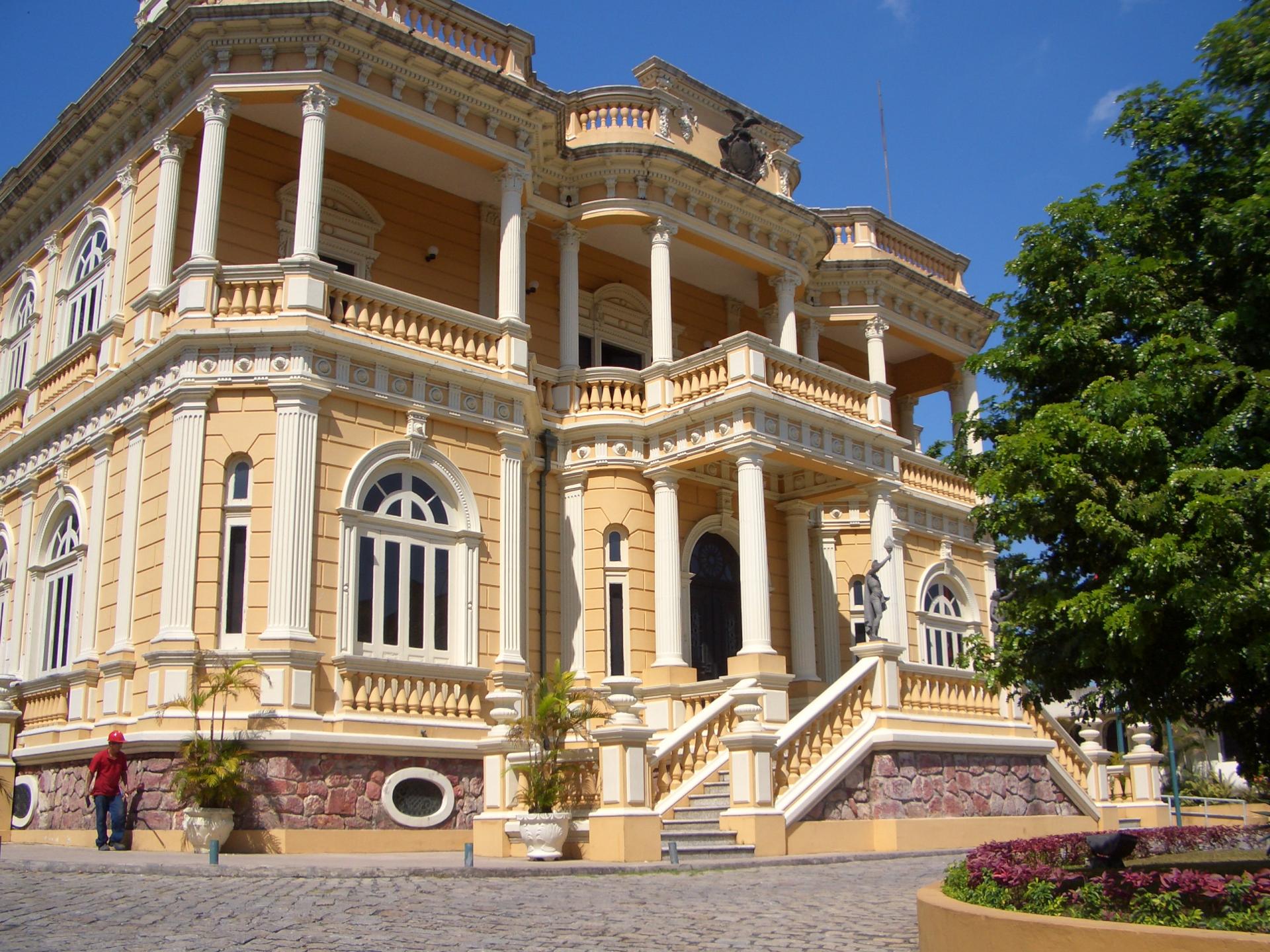 Der Rio Negro Palast in Manaus