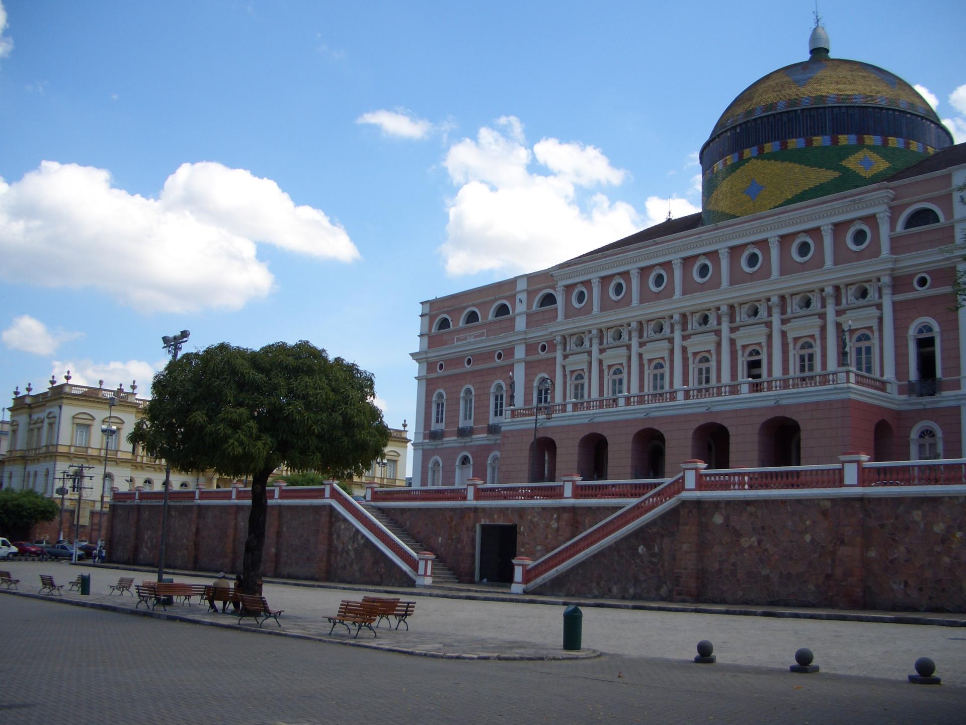 Teatro Amazonas in Manaus – Opernhaus mit Geschichte und kolonialem Charme mitten im Regenwald Historisches Teatro Amazonas in Manaus - Wahrzeichen der Amazonas-Hauptstadt