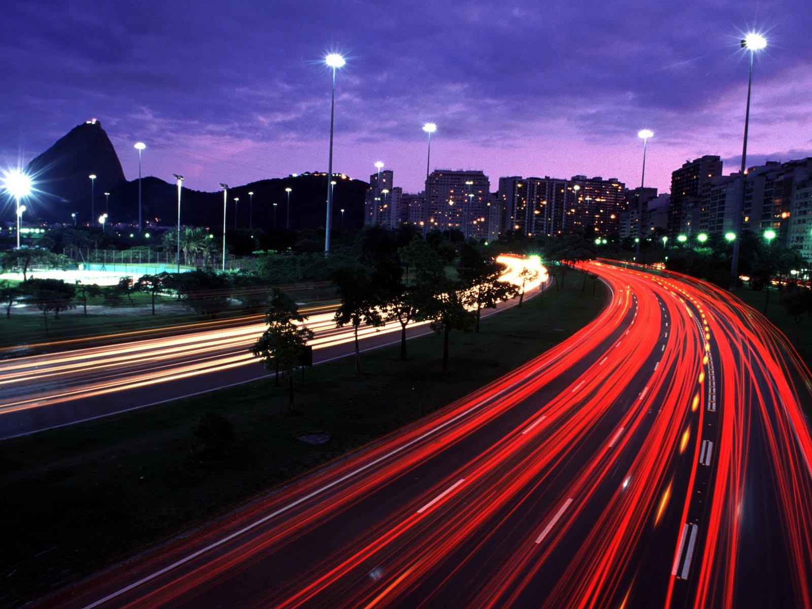 Straße in Rio bei Nacht