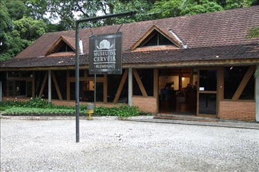 Freundschaften auf Brasilien Reisen durch Biertrinken Biermuseum in Blumenau in Brasilien