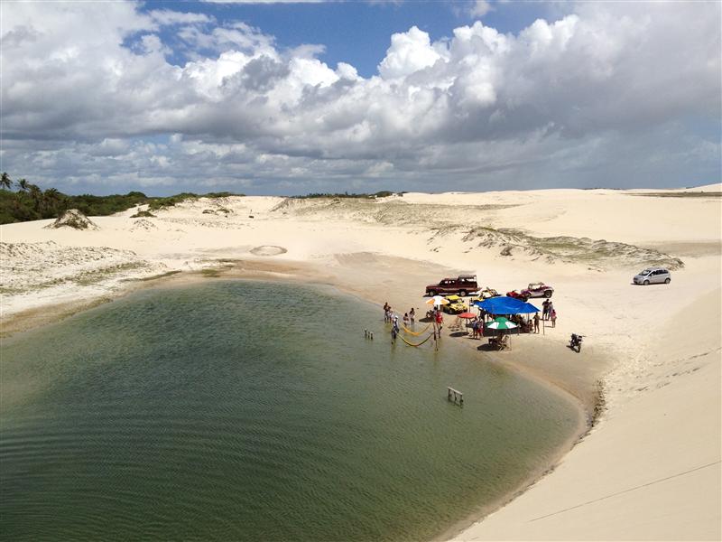 Leichter Anstieg von Brasilien Reisen Lagune in den Lencois Maranhenses in Brasilien