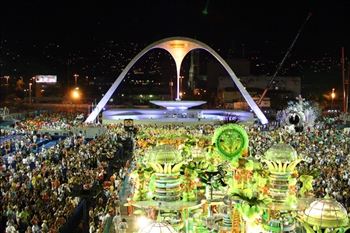 Wissenswertes über den Samba in Brasilien Das Sambadromo während des Karnevals in Rio de Janeiro