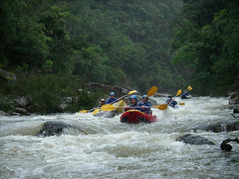 Wildwasserrafting im Gebiet des Amazonas  
