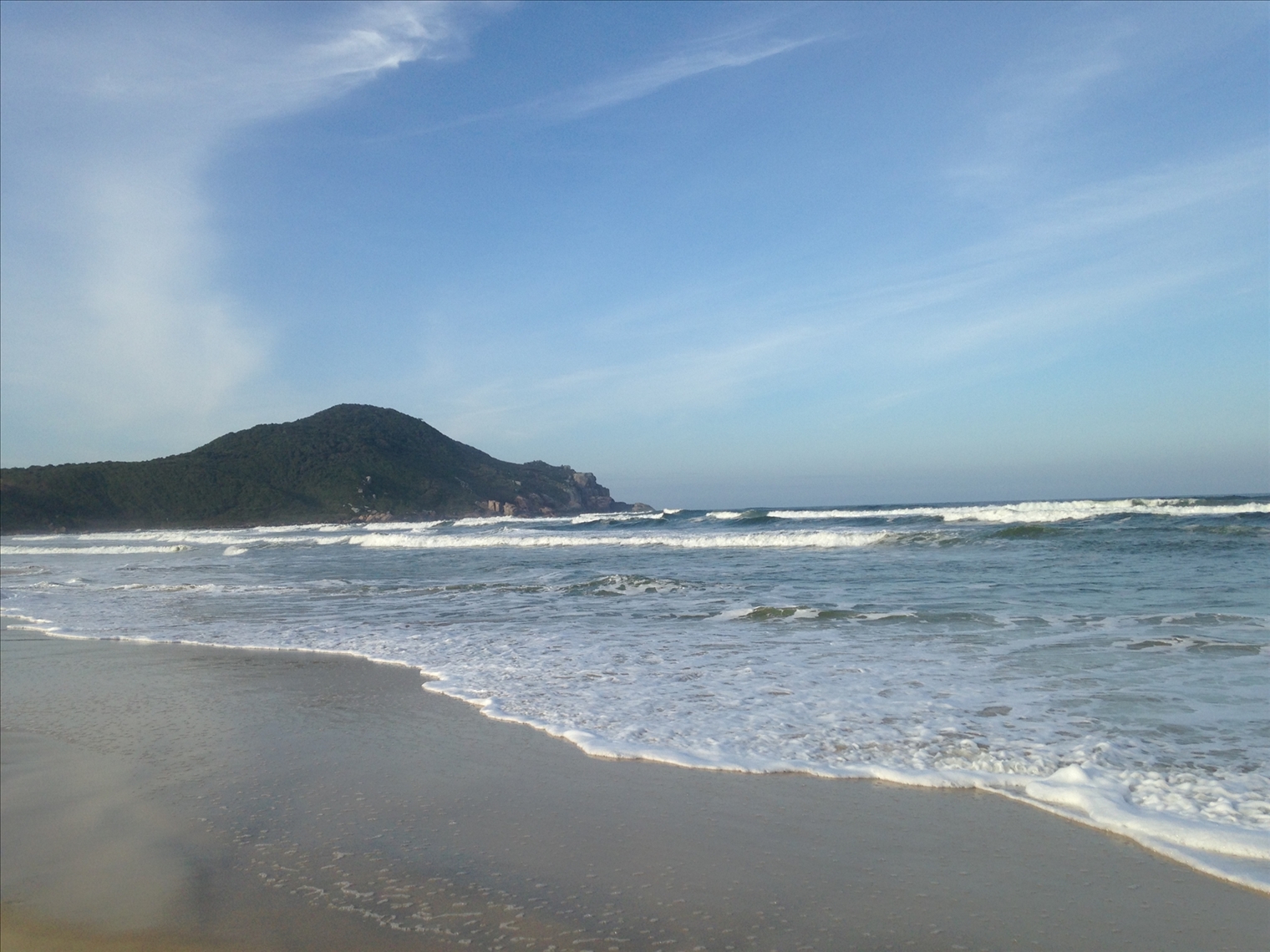 Der Strand von Praia do Rosa