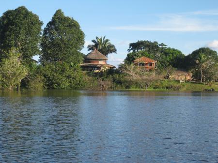 Ankunft am Ufer der Turtle Lodge