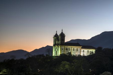 Brasilien, Minas Gerais: Nachtaufnahme von Ouro Preto 