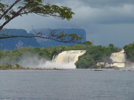 Erleben Sie die unvergessliche Landschaft um Canaima auf Ihrer Reise in Venezuela