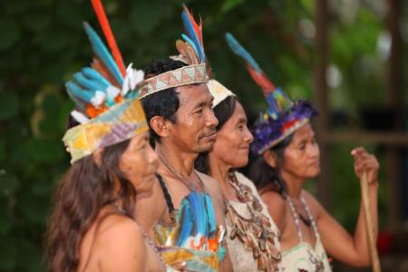 Die indigene Bevölkerung des Amazonasgebiets in Kolumbien besuchen und die Bräuche kennenlernen