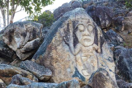 Begeben Sie sich auf die Spuren einer präkolumbianischen Kultur im archäologischen Park San Agustin