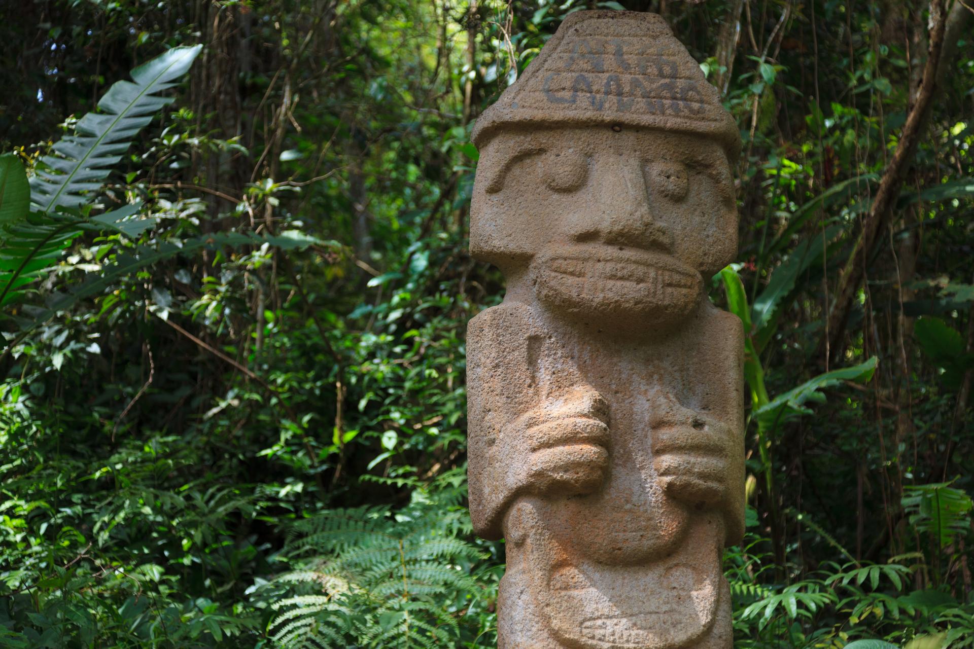 Besichtigen Sie die kulturellen Schätze der Ausgrabungsstätte San Agustin auf einer Rundreise in Kolumbien