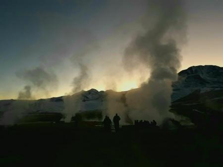 Entdecken Sie die Geysire del Tatio in der Atacama Wüste Chiles auf einer Rundreise mit uns