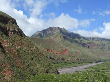 Reisen Sie in die Berglandschaft im Norden Argentiniens auf dieser Südamerika Reise