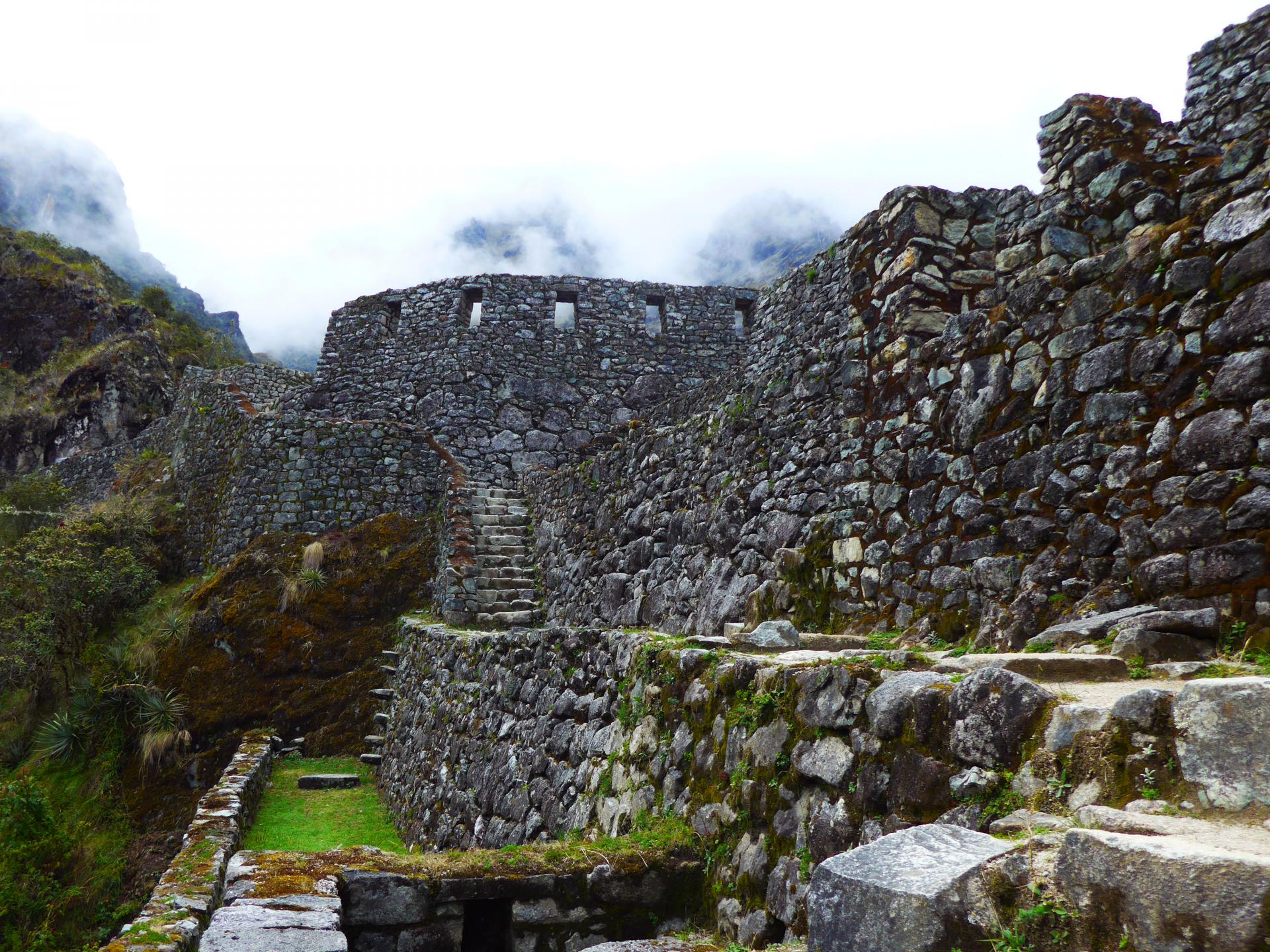 Entdecken Sie Machu Picchu in Peru und unternehmen Sie eine Wanderung durch die Anden