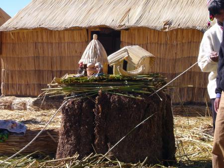 Besuchen Sie die Uros auf Ihren schwimmenden Inseln auf dem Titicaca See