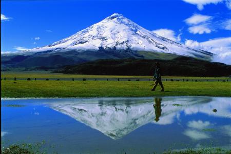 Auf einem Ausflug in den Cotopaxi Nationalpark in Ecuador entdecken Sie den mächtigen Vulkan Cotopaxi