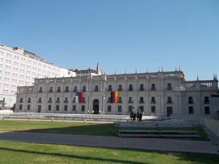 Entdecken Sie das Regierungsgebäude der Hauptstadt Santiago de Chile