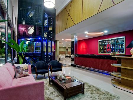 Hotel Wyndham Golden Foz Suites Bar