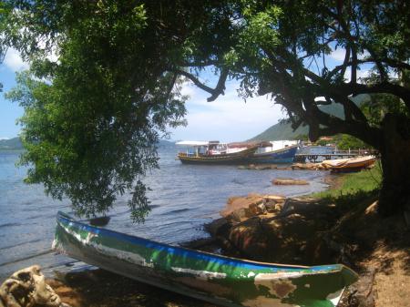 Boote ankern auf der Lagoa da Conceição in Florianopolis