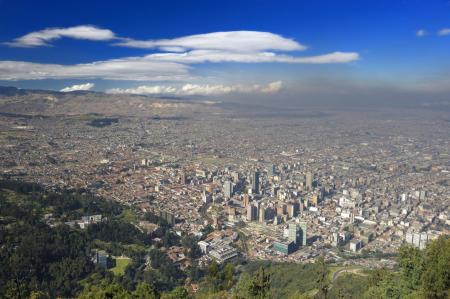 Die kolumbianische Hauptstadt Bogota auf einer Stadttour vom Aussichtspunkt aus betrachten