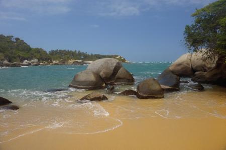 Erleben Sie die traumhaften Strände des Nationalparks Tayrona in Kolumbien