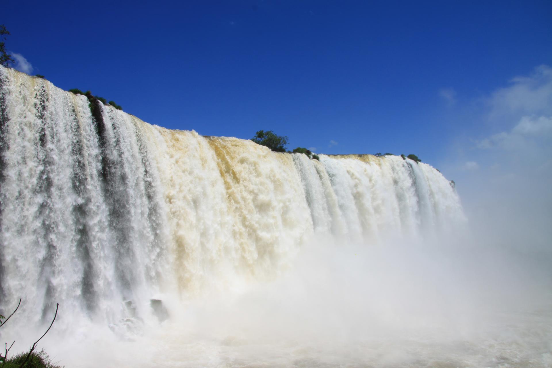 Kante der Iguacu Fälle