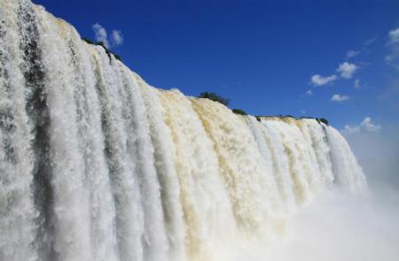 Herabstürzende Iguacu Fälle