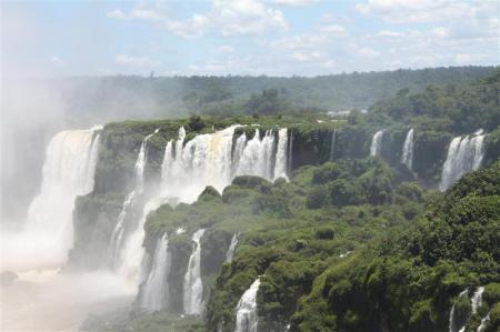 Phänomenale brasilianische Iguacu Fälle