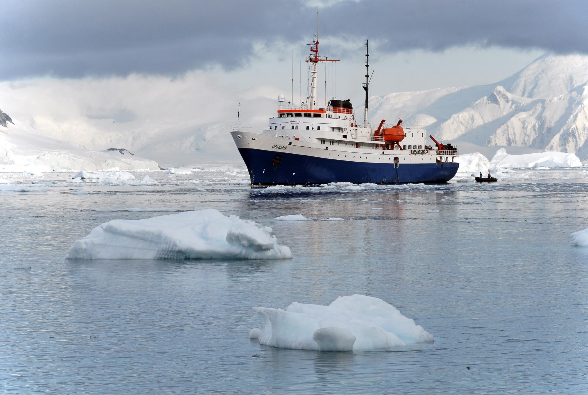 cruise ships from ushuaia to antarctica