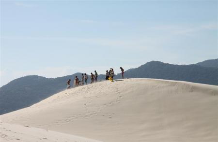 Wandern in den Sanddünen bei Floripa