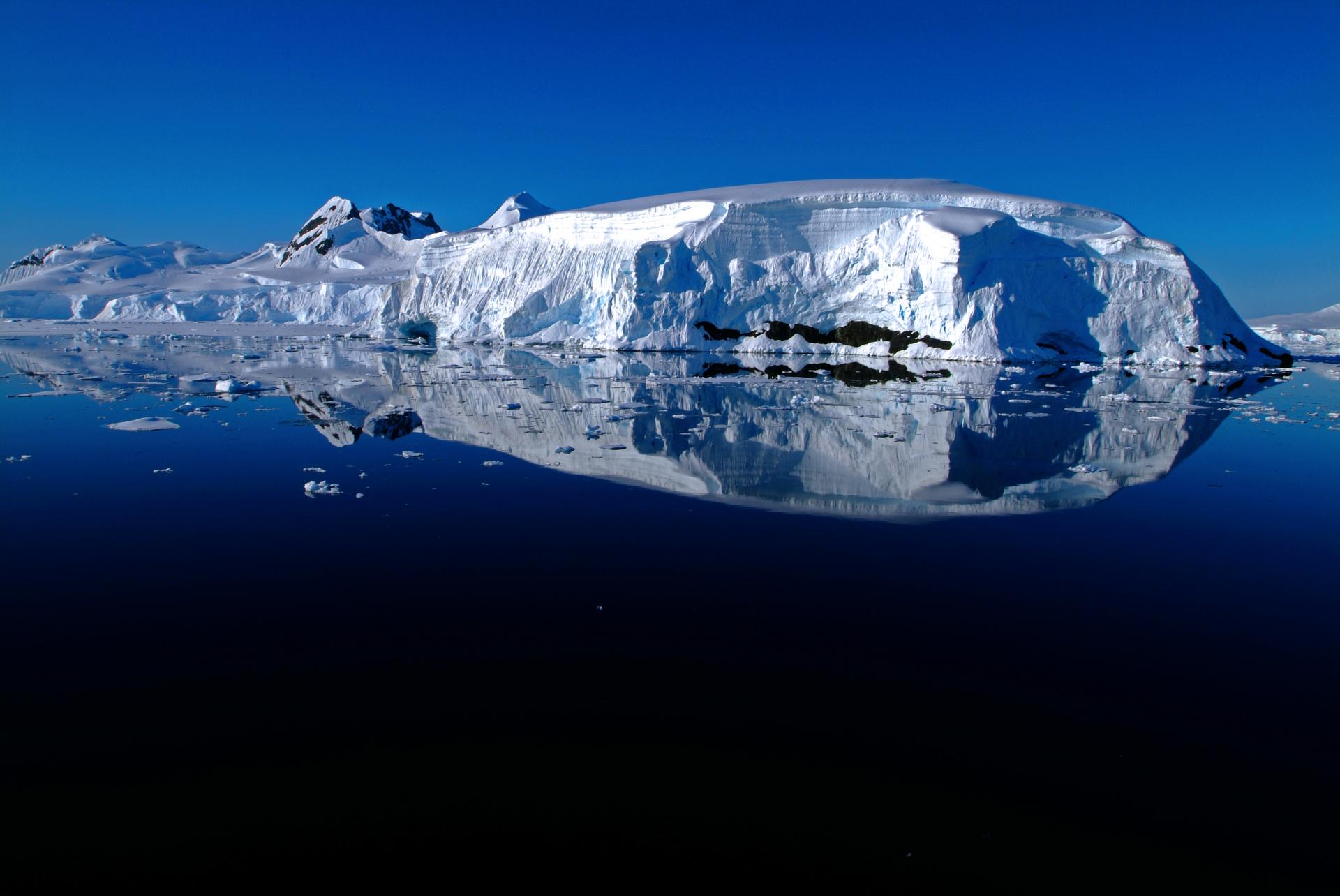 Begeben Sie sich auf einer unvergessliche Kreuzfahrt in die Antarktis mit uns