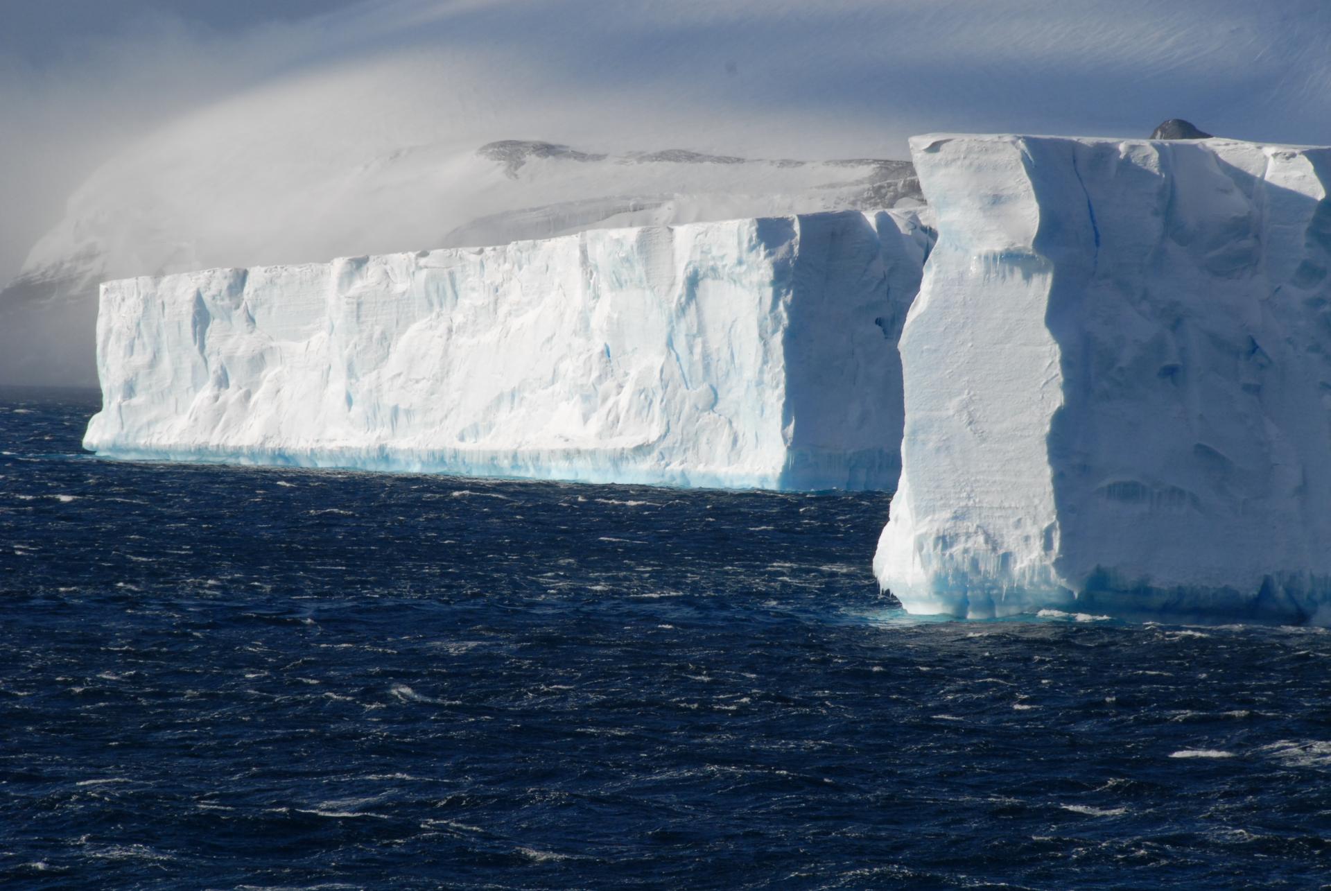 Entdecken Sie den südlichsten Teil der Erde auf einer Antarktiskreuzfahrt mit uns