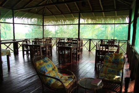 Restaurant der Amazon Tupana Lodge 