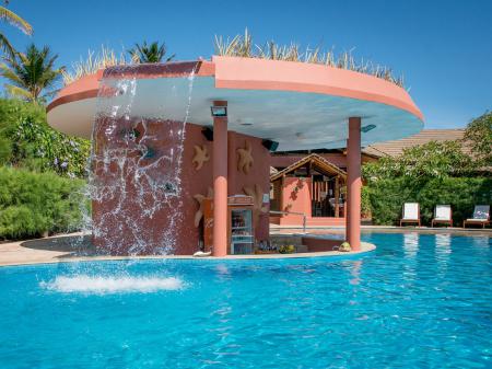 Hotel Aruana Eco Praia Pool mit Bar