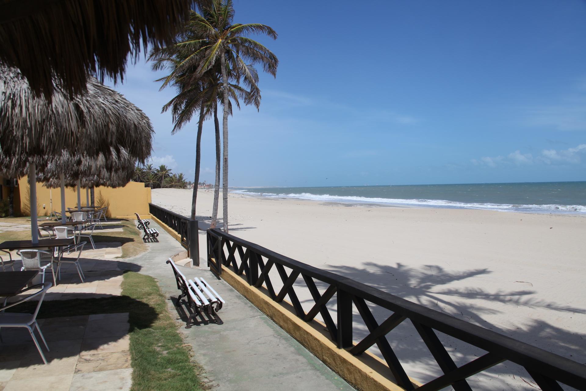 Sicht auf den Strand vor dem Hotel Golfinho in Cumbuco, Ceara - Brasilien
