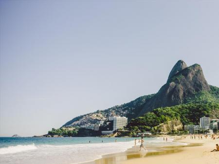 Strandszene in Ipanema in Rio