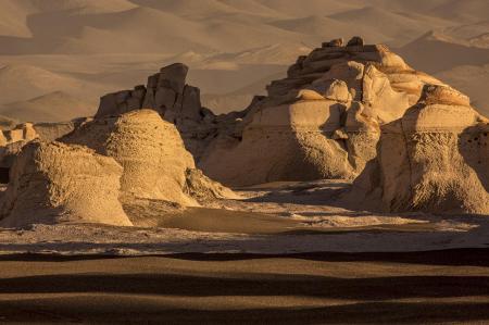 Entdecken Sie die einmaligen Landschaften der Puna Wüste in Argentinien