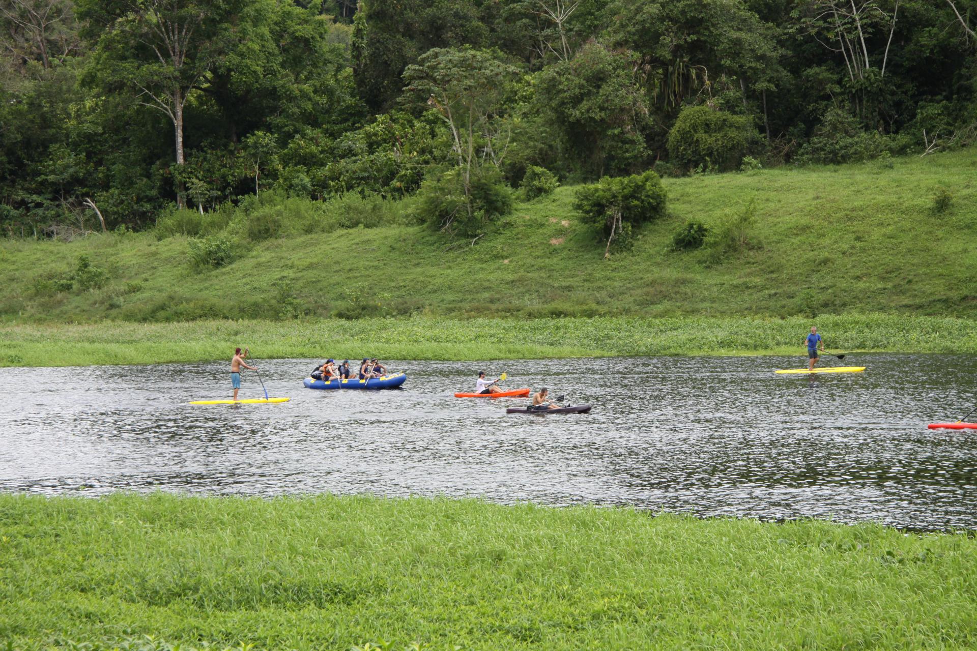 Tagestour Rafting Taboquinhas (4h, in Gruppe): Boote auf dem Rio de Contas