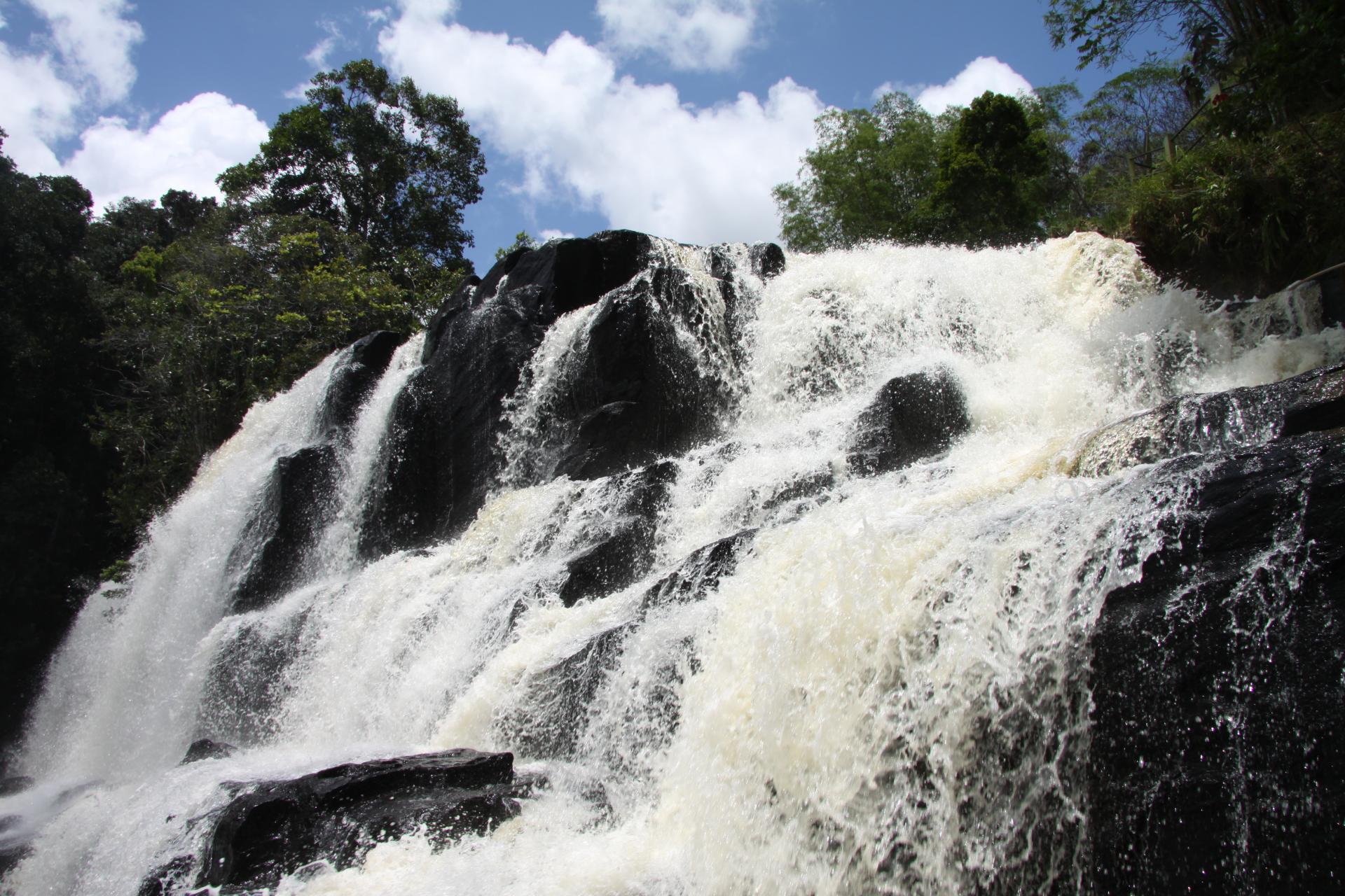 Tagestour Wanderung Jeribucacu Strand und und Wasserfall Usina (6h, in Gruppe): Wasserfall