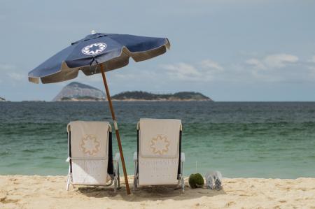 Superior Hotel Sol Ipanema Strandstühle und Schirm