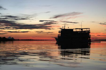 Sonnenuntergang auf der Motoryacht Tucano