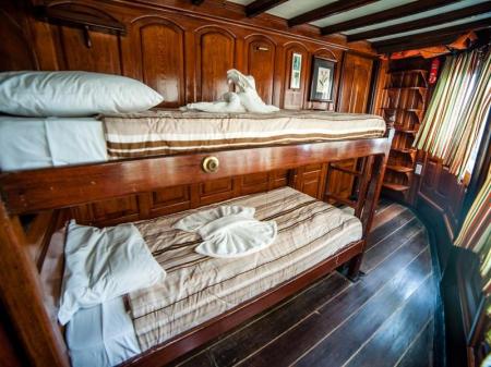 Kabine der Kategorie Green Stateroom mit einem Hochbett