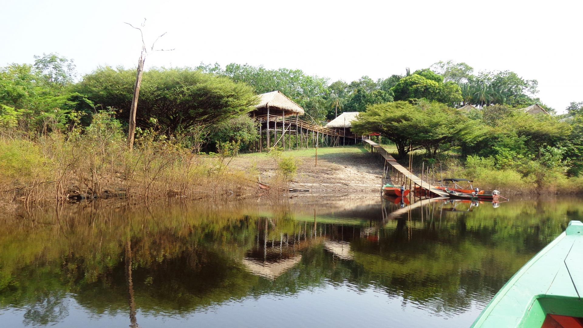 Bootsanleger vor der Tariri Amazon Lodge