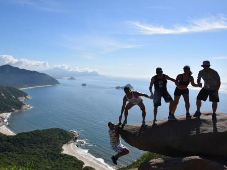 Gruppenfoto Pedra do Telegrafo an der Küste bei Rio