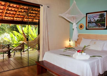 Innenansicht eines Deluxe Bungalows der Amazon Premium Lodge
