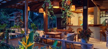 Aufnahme des Empfangsbereiches der Amazon Premium Lodge im Amazonasgebiet